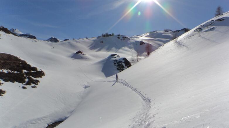 Blick zurück zur Holzhütte.