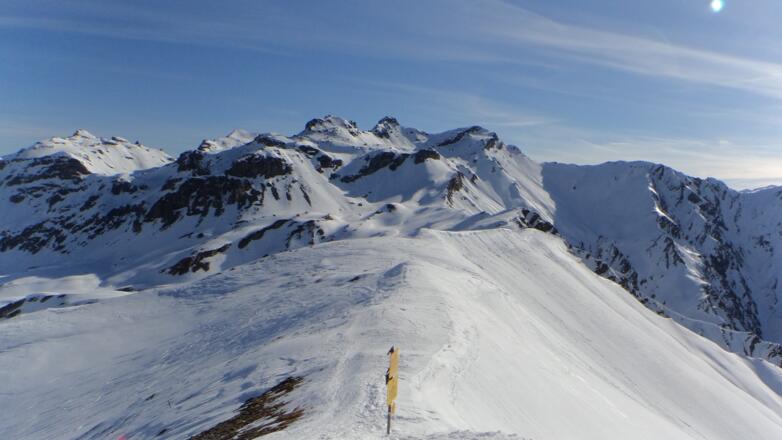 Blick Richtung Lizumer Reckner (Bildmitte) und Geier rechts davon.