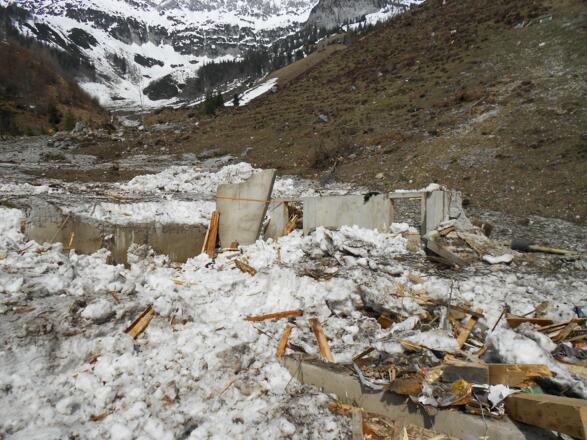 Das war die Wegscheid-Niederalm, Stahlbeton wurde zermatscht!