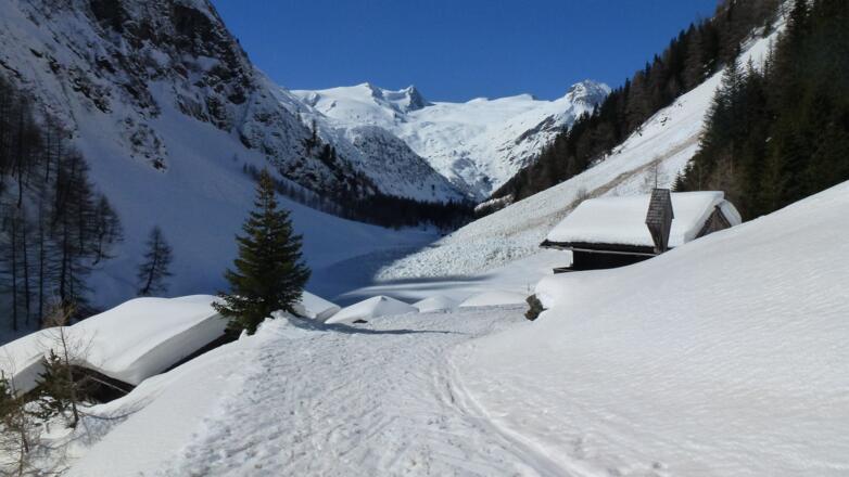 Grundlawinen zwischen Außer- und Innergschlöß beachten!