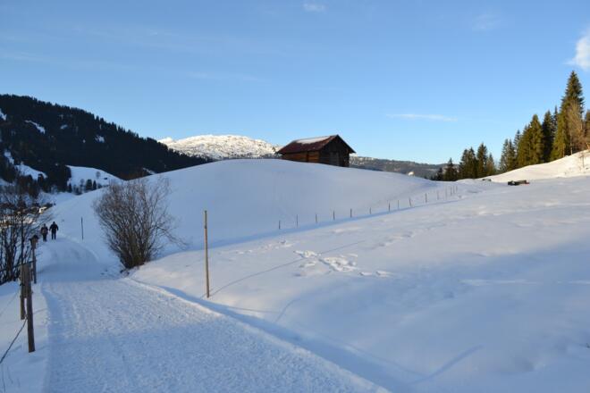 Vorbei am Energieplatz 