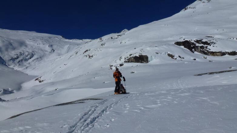 Aufstieg auf ca. 2300m, links Gletscherzunge Schlatenkees
