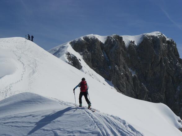 Kurz unter dem Gipfel, rechts das Sonneck