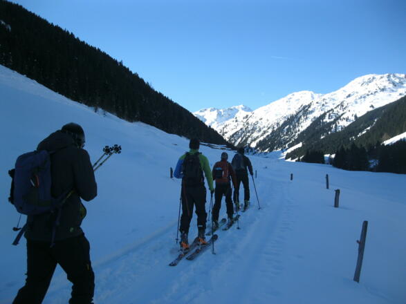 Zuerst flach in den langen Grund