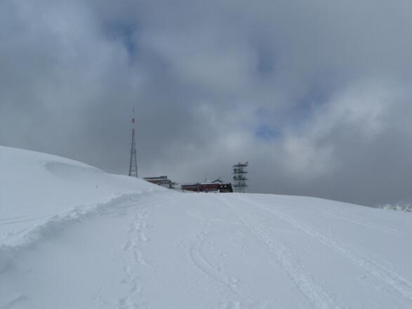 Der Gipfel des Krahberg, der auch gleichzeitig die Bergststion des Liftes der Venetbahn ist.