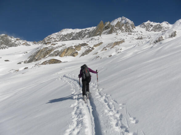 oberhalb des Felsrückens