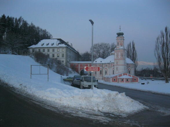 Start bei der Karlskirche