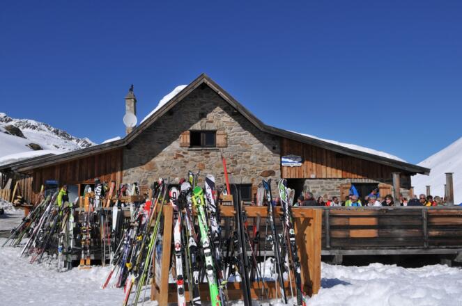 Schönwieshütte, Einkehr beim Zustieg zur Langtalereckhütte