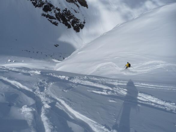 Abfahrt durch die untere Steilstufe, bevor wir den Öfatobel erreichen.