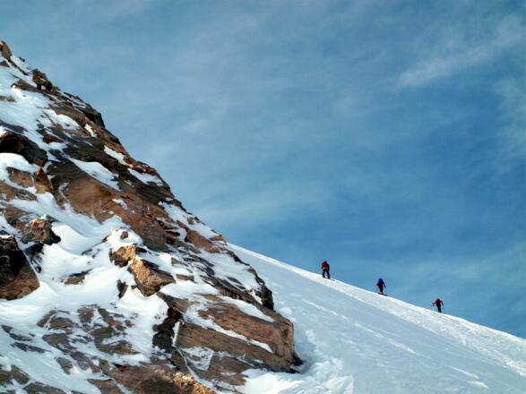 Großer Eisbuggl um 3280m, Tourengeher von der Geraerhütte