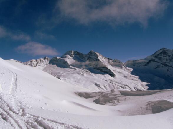 Auf dem Grat angekommen wird man vom grandiosen Ausblick auf den Olperer bereits erwartet