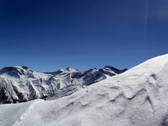 Panorama bei der Ankunft am Grat (Olperer, Kleiner und Großer Kaserer, ....)