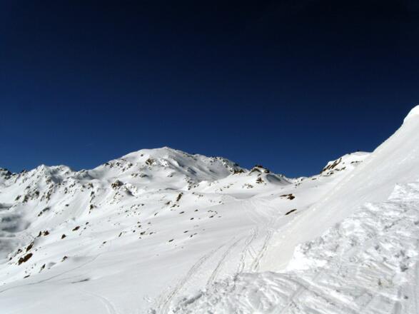 Am Grat - Blick nach Südwesten zum Gipfelziel.
