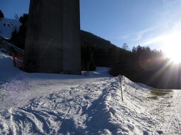 Start auf der Talabfahrt direkt unter der Autobahn.