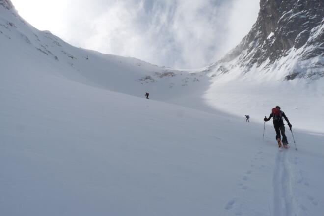 Das Kriterium dieser Schitour ist die Überwindung der Steilstufe auf ca. 2600 m Seehöhe.