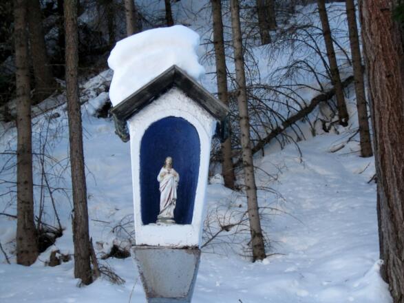 Marienstatue unterhalb der Bloaderalm.