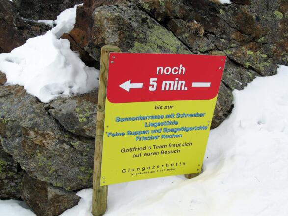 Nette Idee zur Motivation vom Wirt der Glungezerhütte. Wer kann da schon wiederstehen.