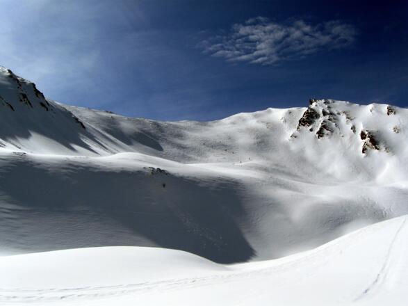 Blick zur Einsattelung dem &quot;Silbersattel&quot;. Dieser Steilhang muß bezwungen werden.