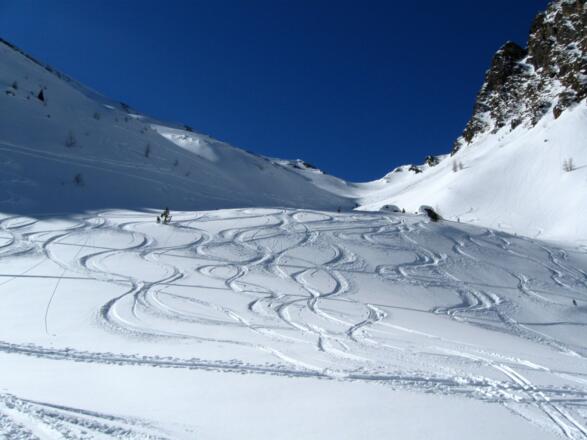 Blick zum Niedervennjöchl. Hier zweigt die Aufstiegsroute zur Saxalmwand ab.