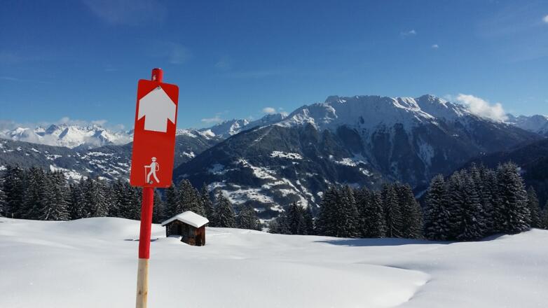 Eine gute Beschilderung zeigt den Weg.