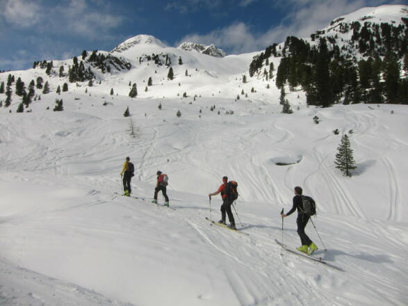 Auf ca. 2000 m zweigen wir rechts ab Richtung &quot;Hintere Karle&quot;.