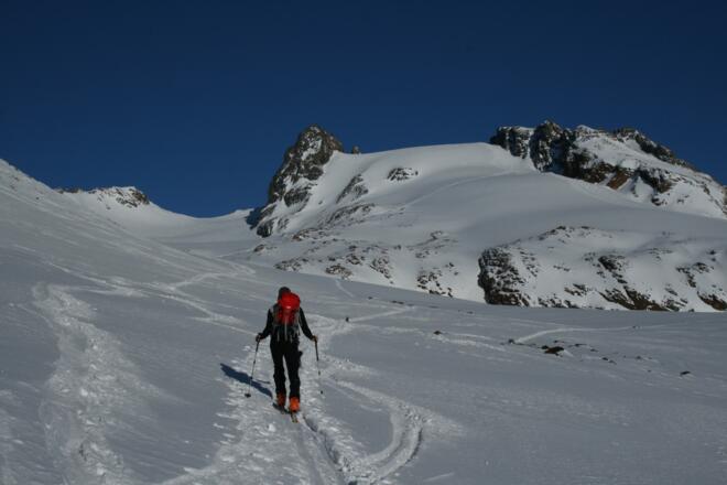 Eine grandiose Landschaft begleitet uns beim Anstieg über den Vernagtferner.