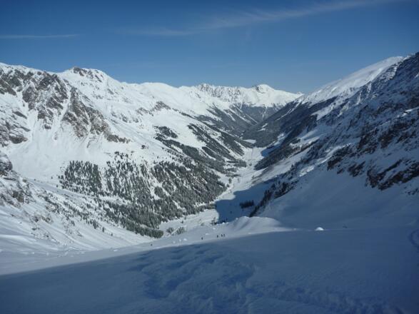 Blick ins Tal nach Lüsens