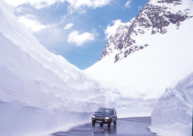 Schneewände Ende Mai