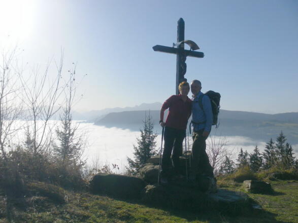 &quot;Gipfelkreuz&quot; mit schöner Aussicht beim Jägerstüberl