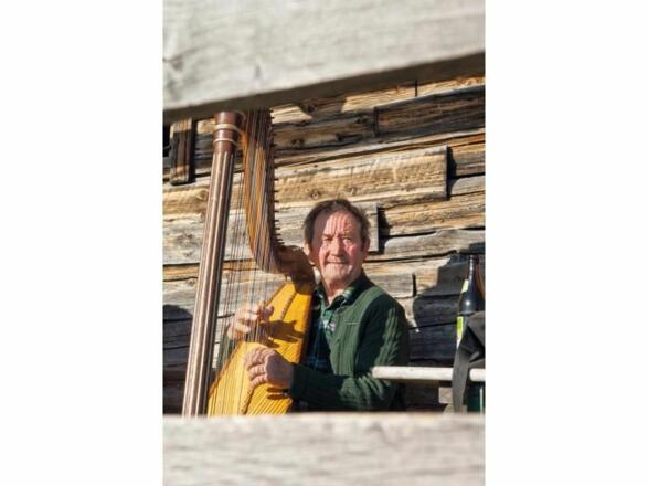 Scheffau_Steiner-Hochalm Harfenmusik_Wilder Kaiser