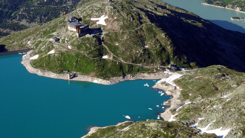 Tiefblick zum Weißsee mit Rudolfshütte