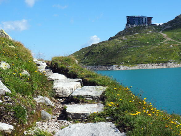 Rudolfshütte 2315m im Blick