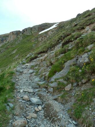 Beginn des Aufstiegs direkt hinter der Wiesbadener Hütte