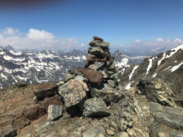 Steinmännchen auf dem Ostgipfel des Ochsenkopfs