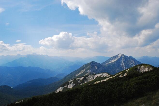 Blick vom Rohrauer Größtenberg auf den Gamskogel und den Hochsengs – links im Hintergrund das Tote Gebirge