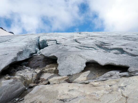 Gletscherbeginn um 2795m (Blankeis)