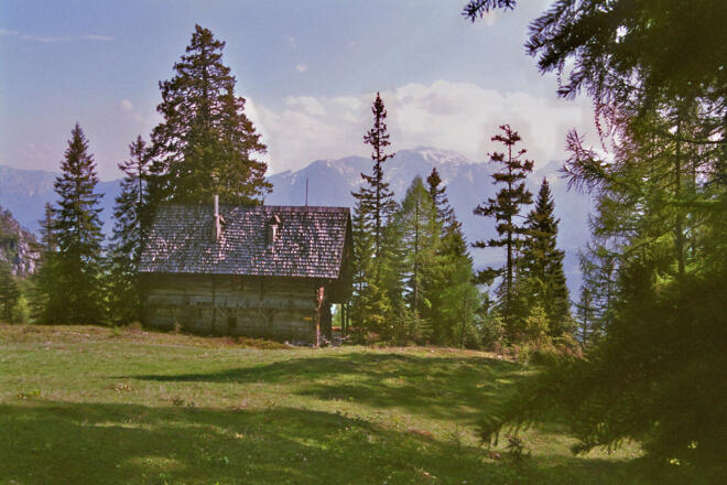 Ein „historischer“ Blick auf das Jagdhaus Bärenriedlau vor der Restaurierung (2007)