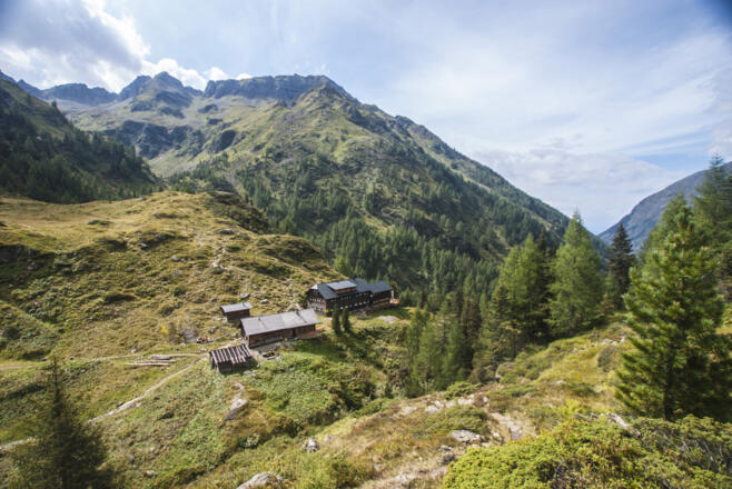 Blick auf die Preintalerhütte und Waldhornalm