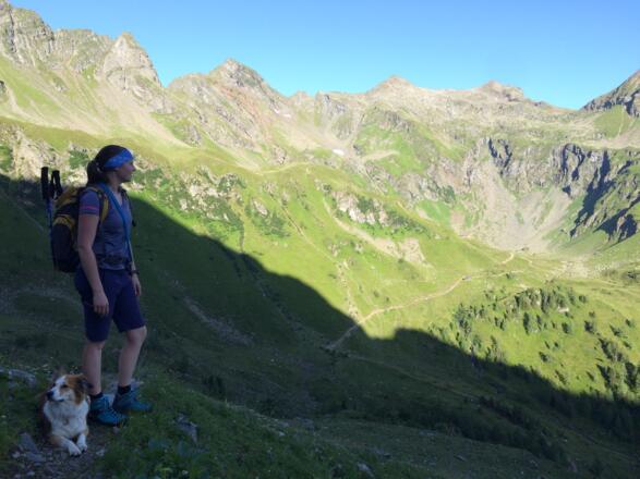 Auf dem Weg zur Trockenbrotscharte - Blick zurück zur Keinprechthütte