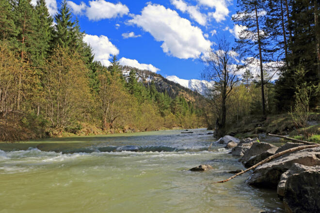 Weißach mit Blauberge