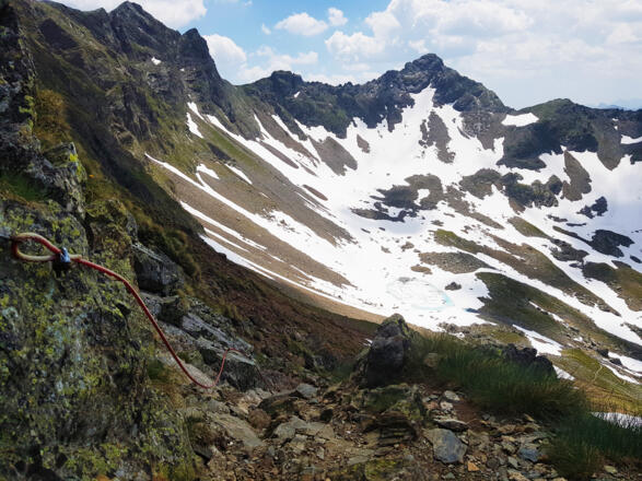 Seilversicherung beim Aufstieg aus dem Vetternkar zur Rotmandlspitze