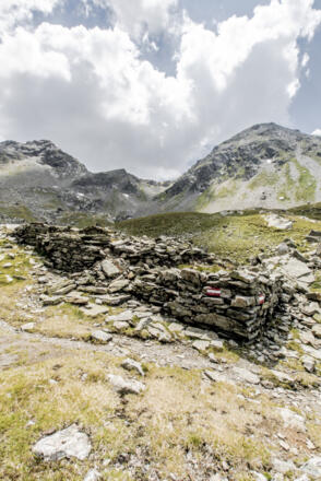 Überreste einer historischen Knappenbehausung im Vetternkar