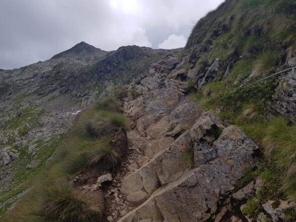 Seilversicherung kurz unterhalb der Krukeckscharte