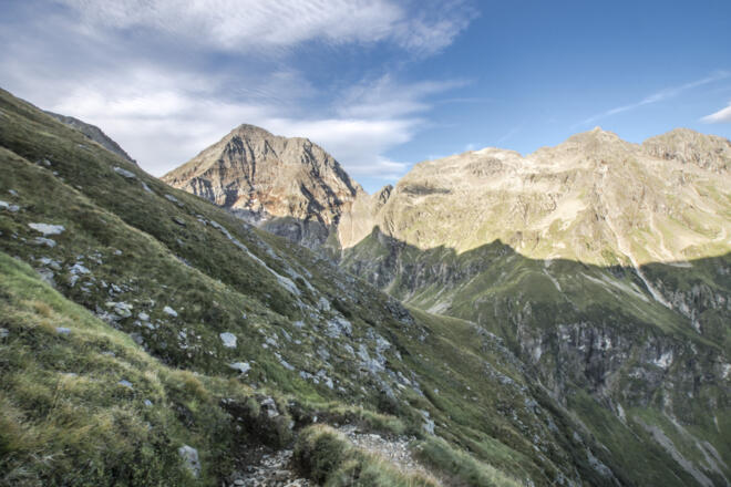 Aufstieg von der Gollinghütte zum Greifenbergsattel - der Hochgolling immer im Blick