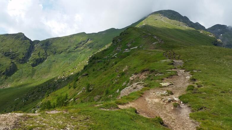 Steig Richtung Gipfelkreuz