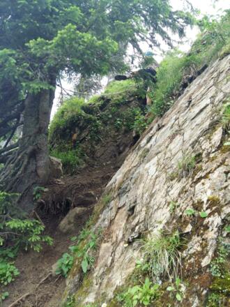 letzter kurzer Anstieg zum Gamskögerl mittels Stahlseil