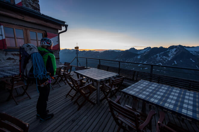 Start mit dem ersten Licht am Ramolhaus.