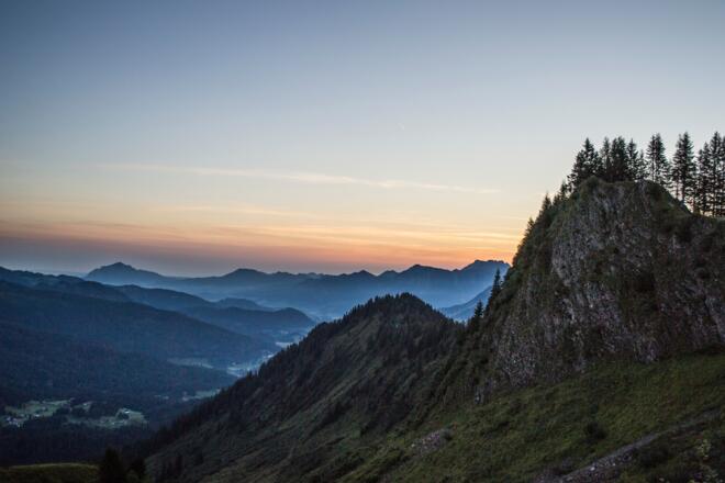 Heuberggrat bei Sonnenaufgang