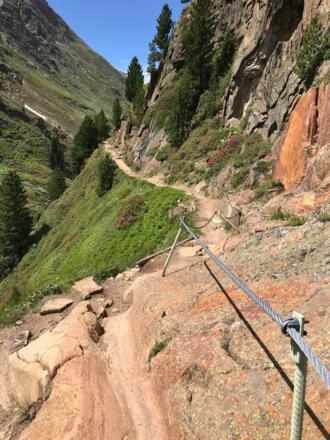 Seilversicherter Steig ins Rofental