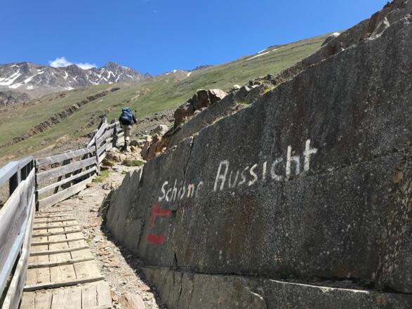 Wegweiser zur Bellavista Hütte